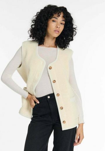 Джинсовая жилетка