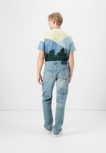 Прямые джинсы