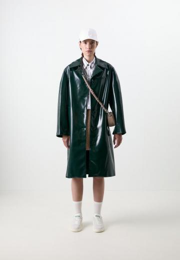 Пальто из искусственной кожи