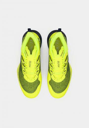 Теннисные кроссовки