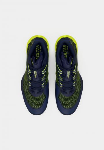 Теннисные кроссовки