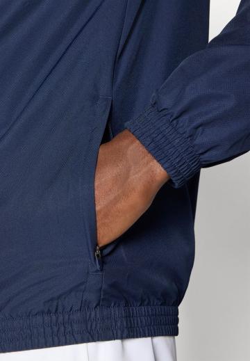 Спортивная куртка