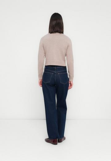 Свободные джинсы