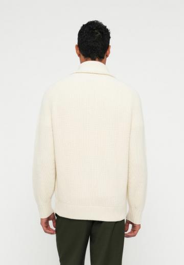 Вязаная кофта