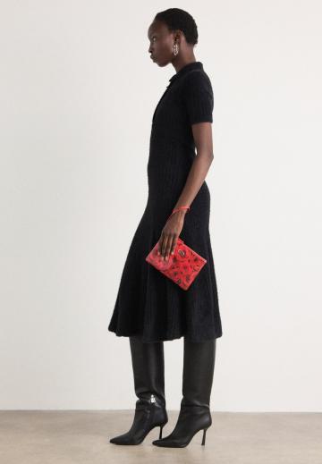 Вязаное платье