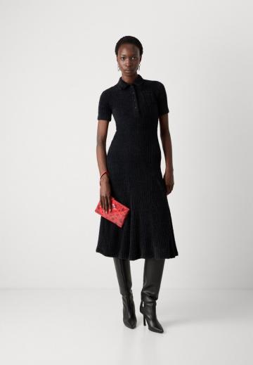 Вязаное платье