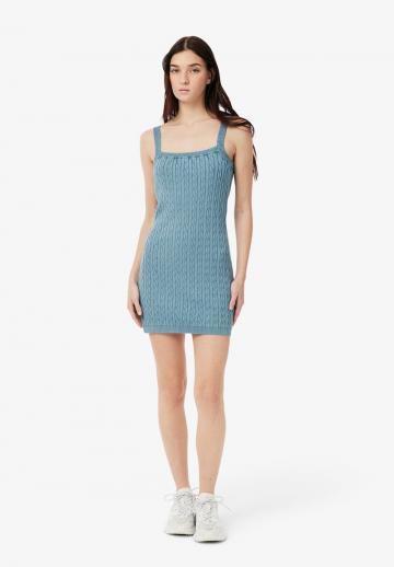 Вязаное платье