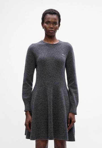 Вязаное платье