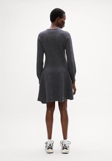 Вязаное платье