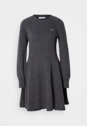 Вязаное платье