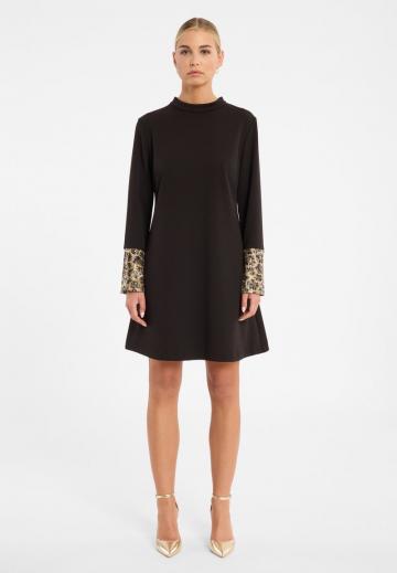 Короткое платье