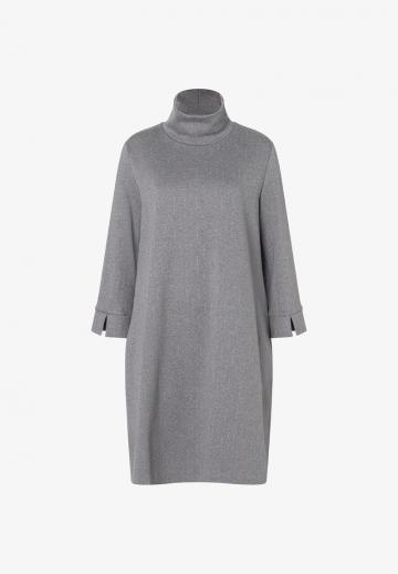 Вязаное платье