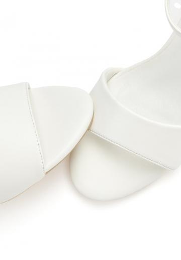 Туфли с ремешком