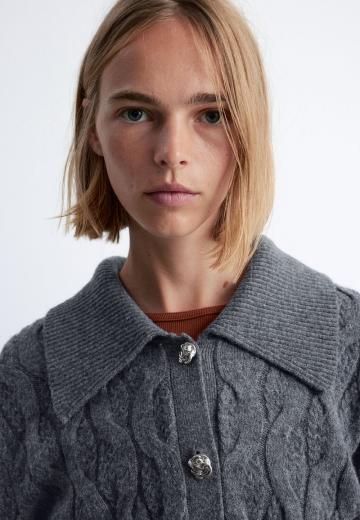 Вязаная кофта