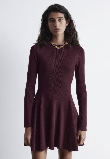 Вязаное платье
