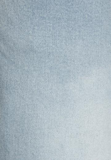 Короткие джинсы