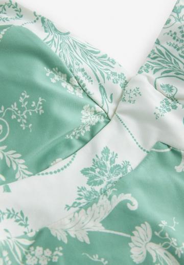 Слитный купальник