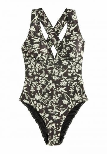 Слитный купальник