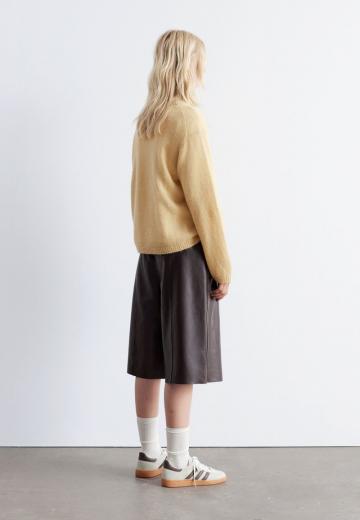 Пуловер в полоску