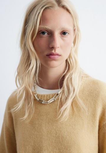 Пуловер в полоску