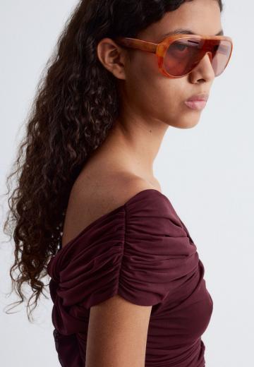 Блузка без рукавов