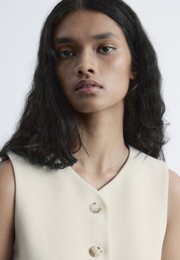 Джинсовая жилетка