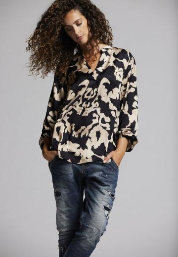 Атласная блузка
