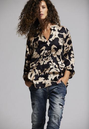 Атласная блузка