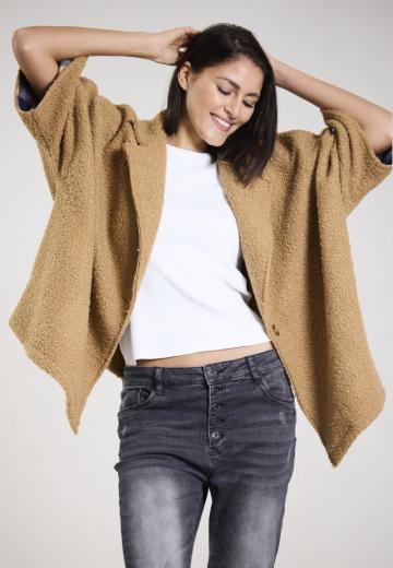 Короткое пальто