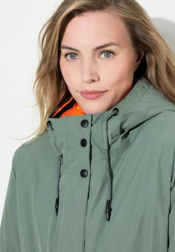 Короткое пальто