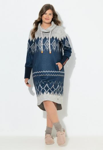 Вязаное платье