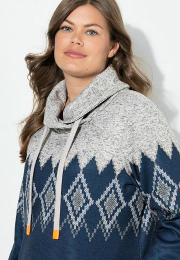 Вязаное платье