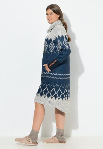 Вязаное платье