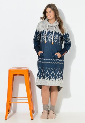 Вязаное платье