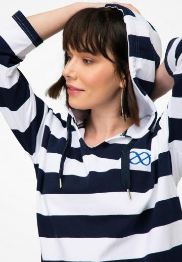 Пуловер с капюшоном