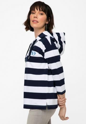 Пуловер с капюшоном