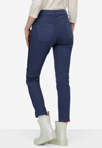 Короткие джинсы