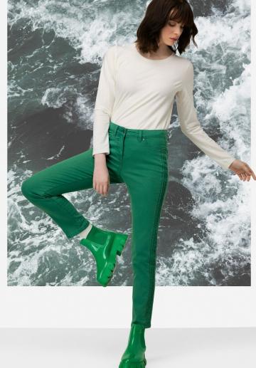 Короткие джинсы