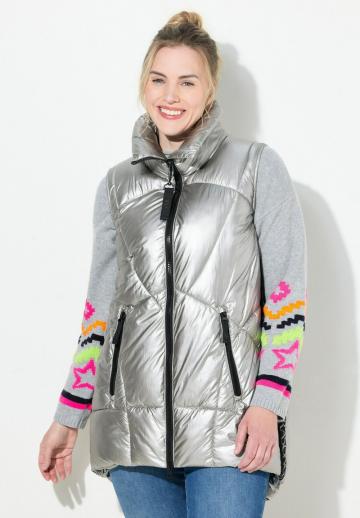 Длинный жилет