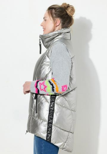 Длинный жилет