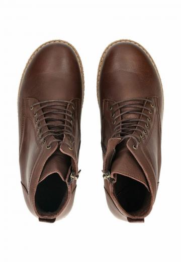 Ботинки на шнуровке