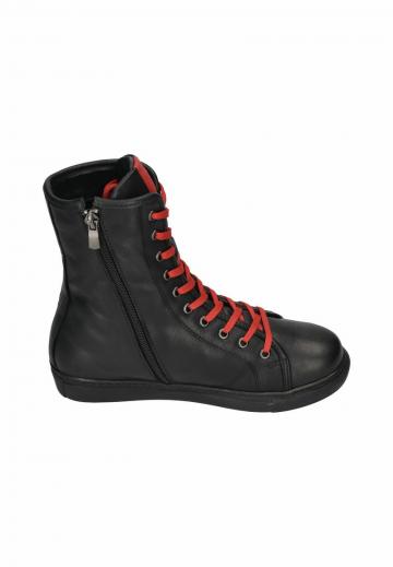 Ботинки на шнуровке