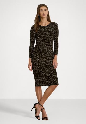 Платье футляр