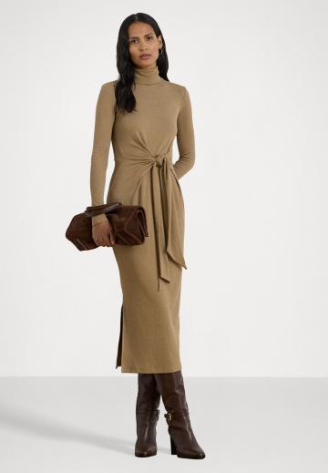 Платье футляр