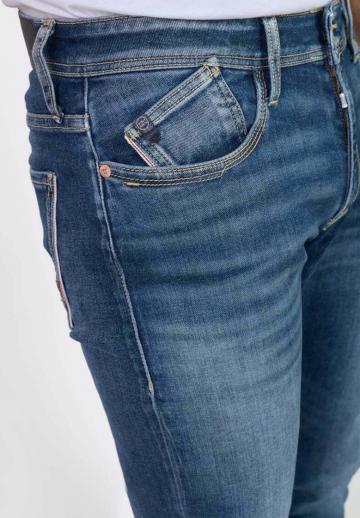 Узкие джинсы