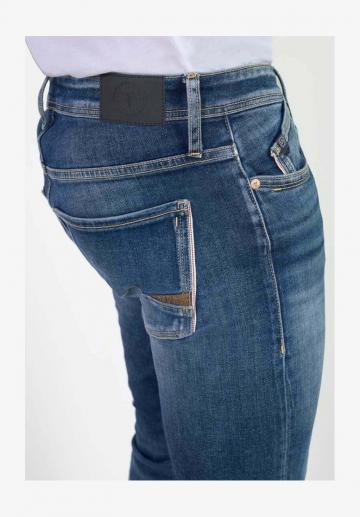 Узкие джинсы