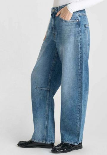 Джинсы