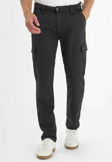 Брюки с накладными карманами