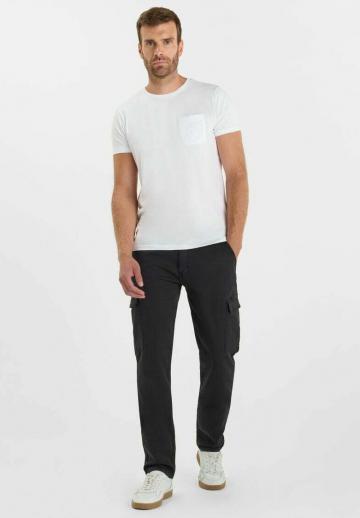 Брюки с накладными карманами