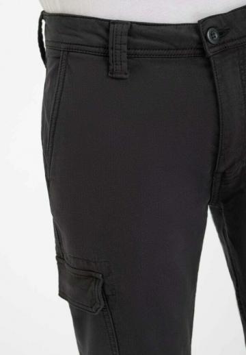 Брюки с накладными карманами